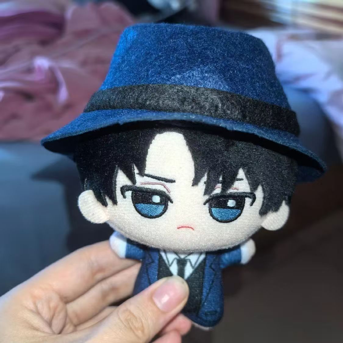 Anime Cosplay Sus - Peluche Levi Ackerman de 10 cm,